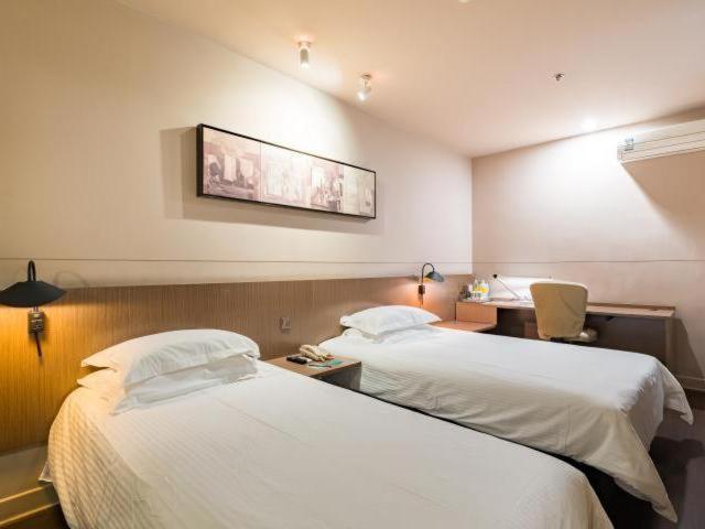 Jinjiang Inn Nanjing Road Pedestrian Streeteast Asia Hotel Shanghai Exterior photo