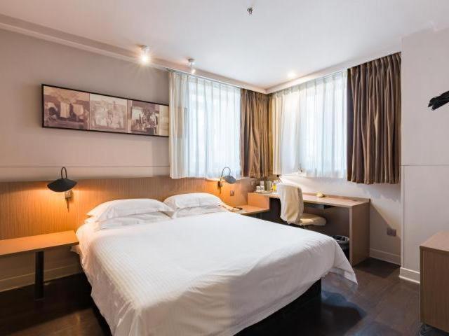 Jinjiang Inn Nanjing Road Pedestrian Streeteast Asia Hotel Shanghai Exterior photo