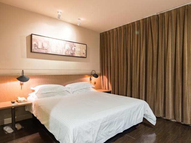 Jinjiang Inn Nanjing Road Pedestrian Streeteast Asia Hotel Shanghai Exterior photo